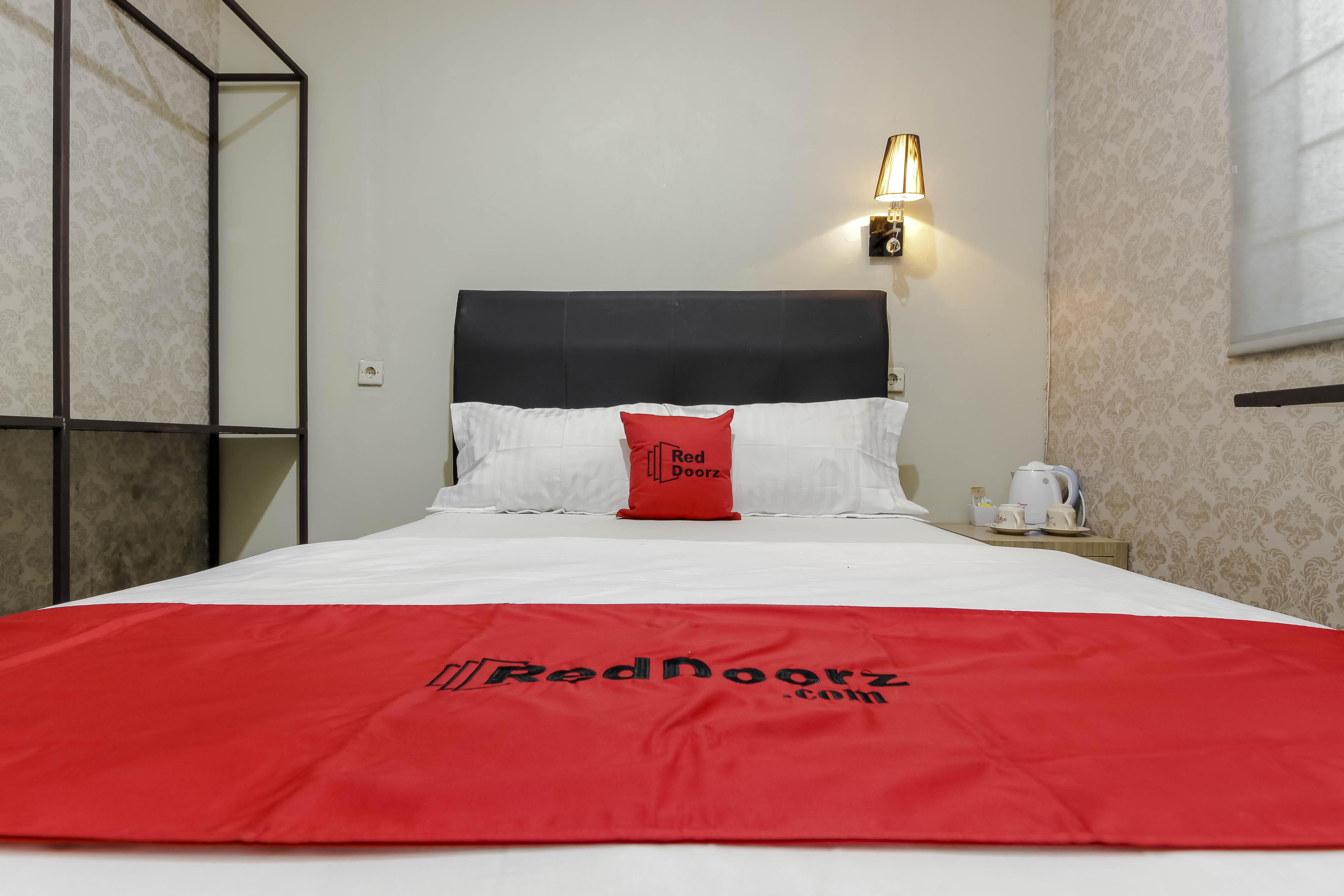 Reddoorz Plus Near Lippo Cikarang Mall 贝克西 外观 照片