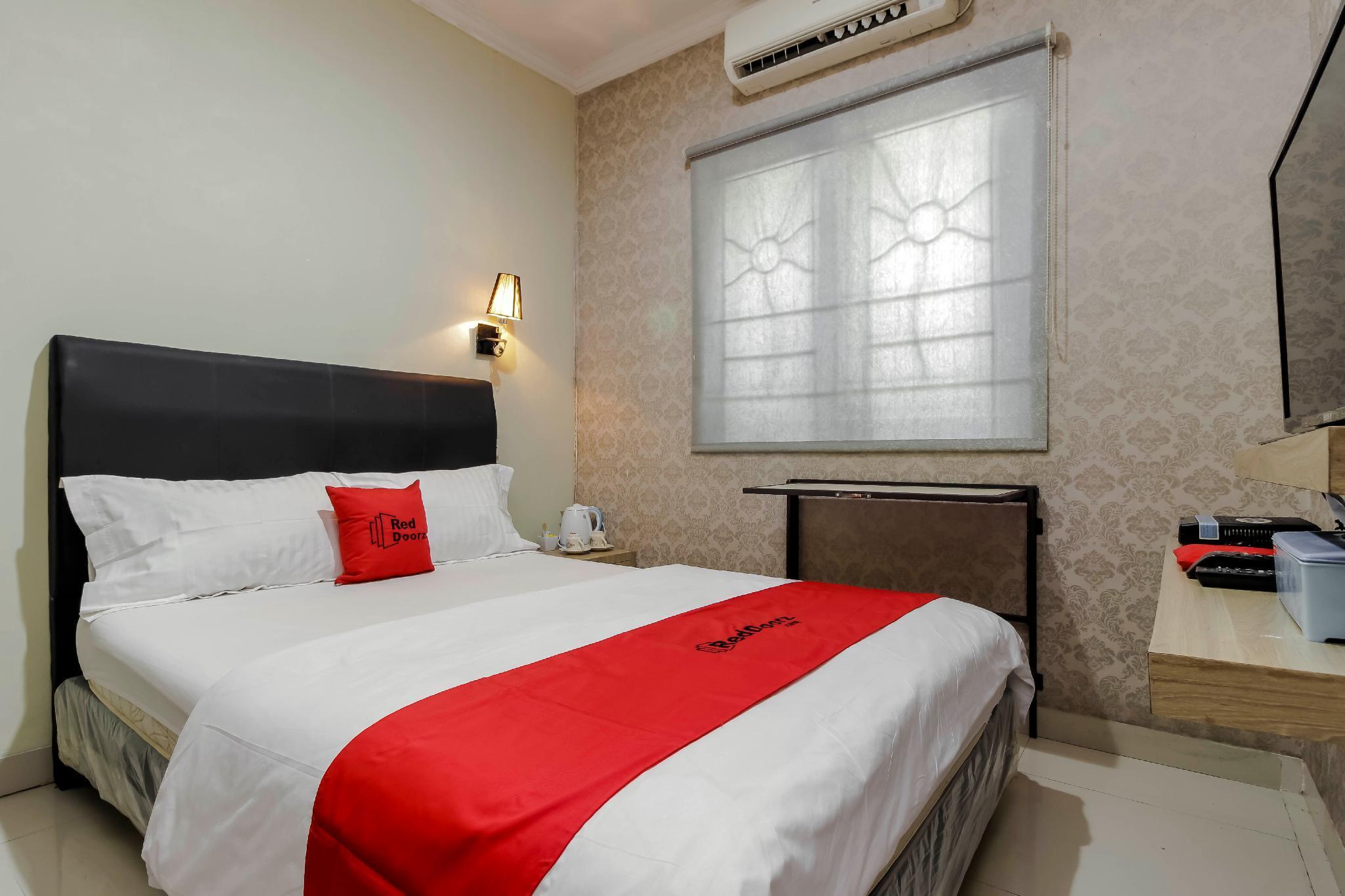 Reddoorz Plus Near Lippo Cikarang Mall 贝克西 外观 照片