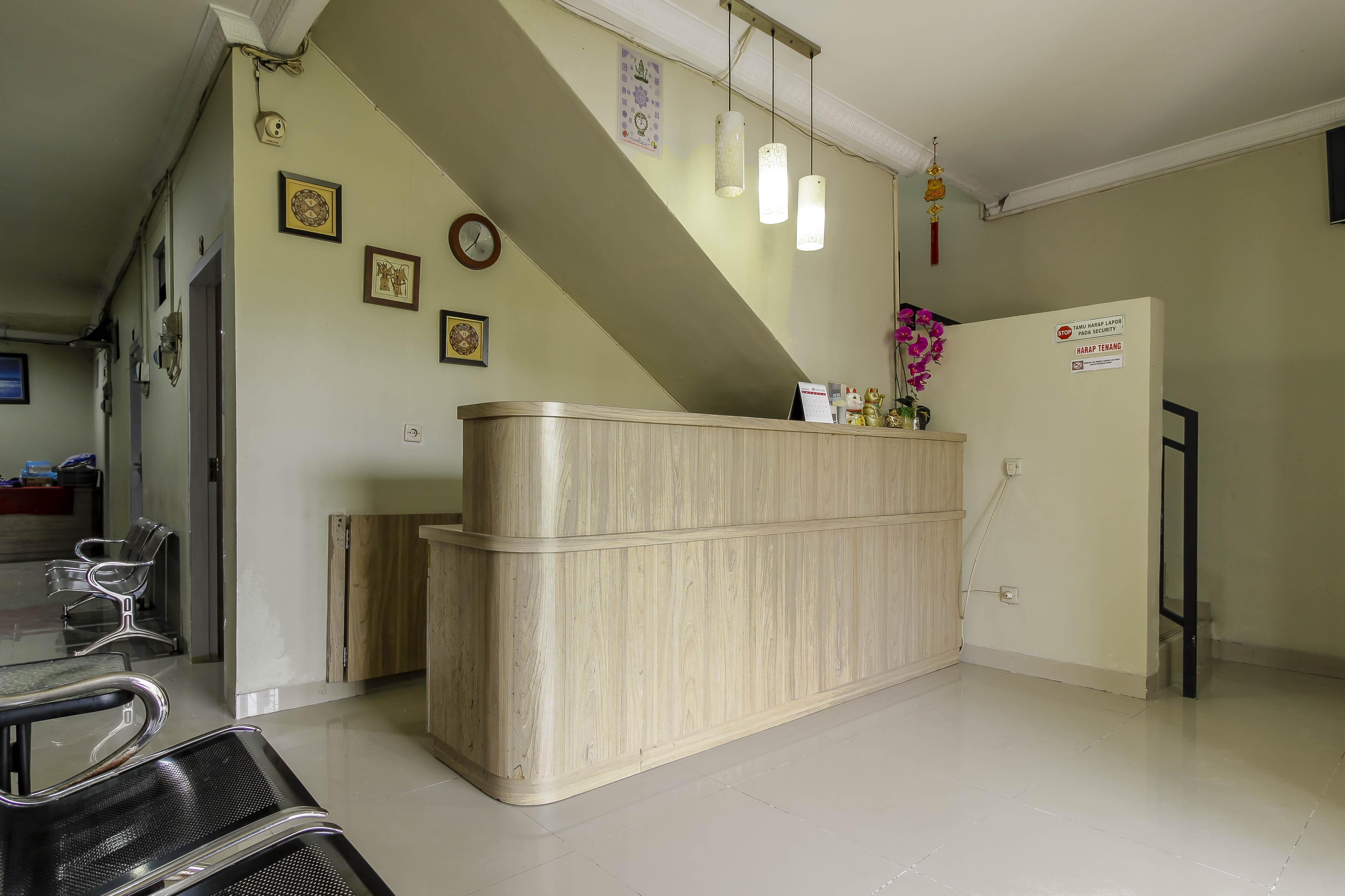 Reddoorz Plus Near Lippo Cikarang Mall 贝克西 外观 照片